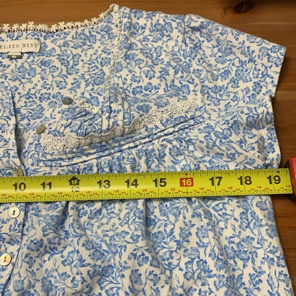 Eileen West nightgown, 100% lightweight flannel - Picture 6 of 8